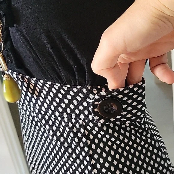 Retro Wiggle Dress - Picture 3 of 12